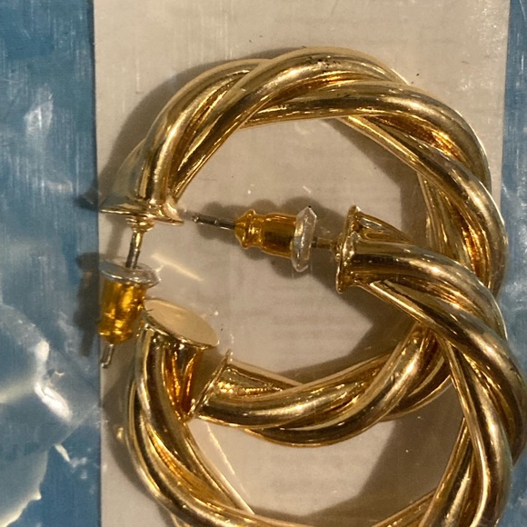 The Styled Collection Unity Hoops - Picture 4 of 4